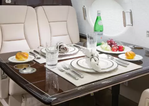 Gulfstream G450 - 3/5